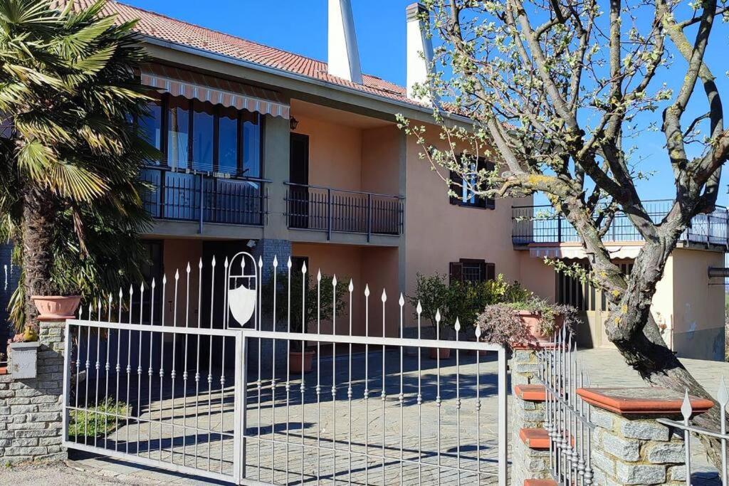 Il Canto Del Gallo Casa Vacanze Ristorante Pizzeria Cassinasco Екстер'єр фото